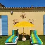 Villa De Charme Avec Piscine, Sans Vis A Vis, Vue Sur Les Vignes Et Oliviers 홈스테이