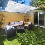 Villa De Charme Avec Piscine, Sans Vis A Vis, Vue Sur Les Vignes Et Oliviers 홈스테이 *